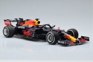 Red Bull Racing RB16B #33 M. Verstappen Abu Dhabi GP F1 World Champion 2021 Minichamps 1:18 110212333 Metal — zdjęcie 4 z 6