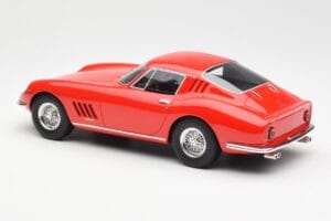 Ferrari 275 GTB Czerwony CMR 1:18 CMR033 Metal — zdjęcie 5 z 6