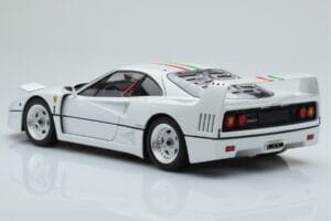 Ferrari F40 Perłowy Biały Italy Kyosho 1:18 08416PWT-G Metal — zdjęcie 7 z 8