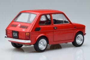 Fiat 126 Czerwony MCG 1:18 MCG18323 Metal — zdjęcie 2 z 6