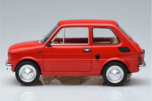 Fiat 126 Czerwony MCG 1:18 MCG18323 Metal — zdjęcie 3 z 6