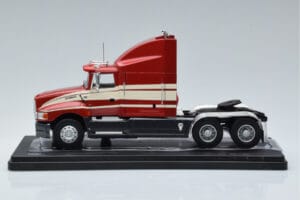Ford Aeromax Czerwony IXO 1:43 TR108 Metal — zdjęcie 3 z 6