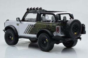 Ford Bronco RTR Iconic Srebrny GT Spirit 1:18 GT404 Żywica — zdjęcie 5 z 6