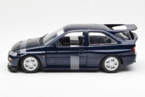 Ford Escort RS Cosworth Niebieski Metallic UT Models 1:18 180082101-R1 Metal — zdjęcie 3 z 6