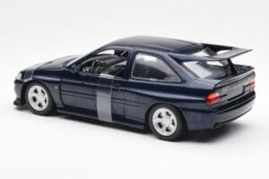 Ford Escort RS Cosworth Niebieski Metallic UT Models 1:18 180082101-R1 Metal — zdjęcie 4 z 6