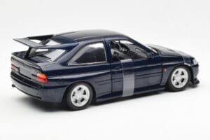 Ford Escort RS Cosworth Niebieski Metallic UT Models 1:18 180082101-R1 Metal — zdjęcie 5 z 6