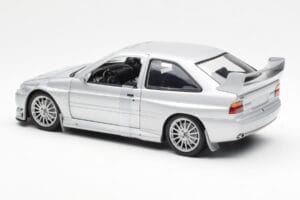 Ford Escort RS Cosworth Wersja Drogowa Srebrny UT Models 1:18 22706 Metal — zdjęcie 4 z 6