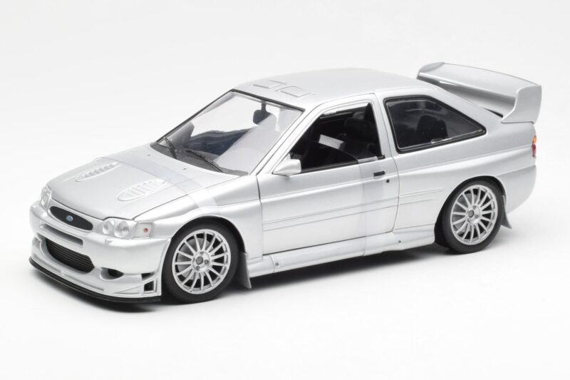 Ford Escort RS Cosworth Wersja Drogowa Srebrny UT Models 1:18 22706 Metal
