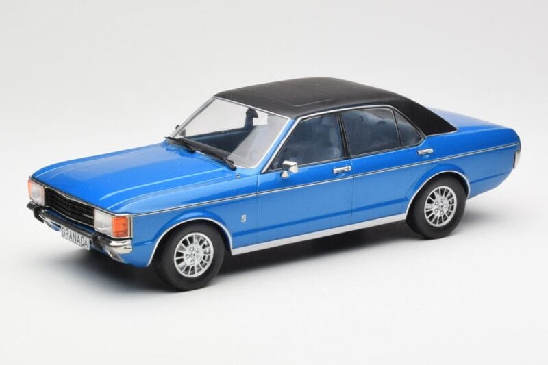 Ford Granada Mk1 Metaliczny Niebieski Matowy Czarny MCG 1:18 MCG18394 Metal