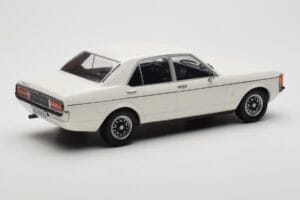 Ford Granada Mk1 Biały MCG 1:18 MCG18395 Metal — zdjęcie 2 z 6