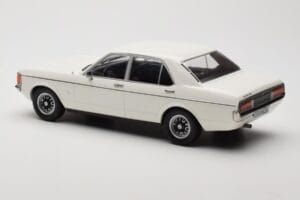 Ford Granada Mk1 Biały MCG 1:18 MCG18395 Metal — zdjęcie 5 z 6