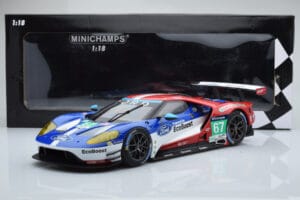 Ford GT Chip Ganassi Racing UK #67 M. Franchitti / A. Priaulx / H. Tincknell 24 Hours of Le Mans 2016 Minichamps 1:18 1551686 — zdjęcie 6 z 6