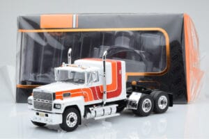 Ford LTL 9000 Biały Czerwony Pomarańczowy IXO 1:43 TR094 Metal — zdjęcie 5 z 5