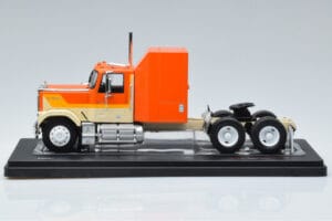 GMC General Pomarańczowy IXO 1:43 TR129 Metal — zdjęcie 3 z 6