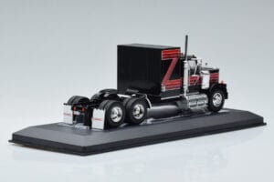 GMC General Czerwony Czarny IXO 1:43 TR102 Metal — zdjęcie 2 z 6