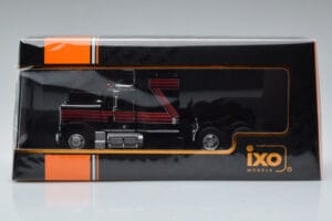 GMC General Czerwony Czarny IXO 1:43 TR102 Metal — zdjęcie 6 z 6