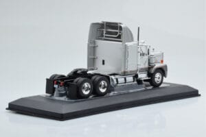 GMC General SBFA Srebrny IXO 1:43 TR166 Metal — zdjęcie 2 z 6