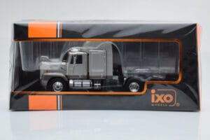 GMC General SBFA Srebrny IXO 1:43 TR166 Metal — zdjęcie 6 z 6