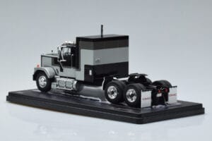 GMC General Srebrny Czarny IXO 1:43 TR117 Metal — zdjęcie 5 z 6