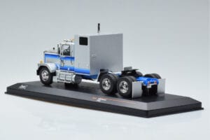 GMC General Srebrny IXO 1:43 TR079 Metal — zdjęcie 5 z 6