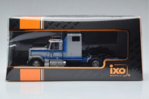 GMC General Srebrny IXO 1:43 TR079 Metal — zdjęcie 6 z 6