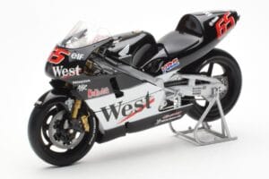 Honda NSR500 West Honda Pons #65 L. Capirossi 500cc World Championship 2001 Minichamps 1:12 122016165 Metal — zdjęcie 2 z 4