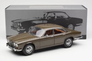Jaguar XJ6 Series 1 4.2 Sable Brązowy Paragon 1:18 2011004 Metal — zdjęcie 8 z 8