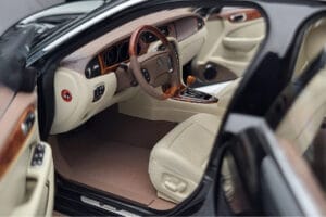 Jaguar XJ6 X350 Ebony Czarny Almost Real 1:18 810501 Metal — zdjęcie 7 z 11
