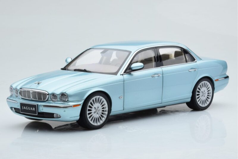 Jaguar XJ6 X350 Seafrost Jasny Niebieski Almost Real 1:18 810503 Metal