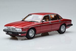 Jaguar XJ6 XJ40 Flamenco Czerwony Almost Real 1:18 810541 Metal