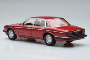 Jaguar XJ6 XJ40 Flamenco Czerwony Almost Real 1:18 810541 Metal — zdjęcie 7 z 11