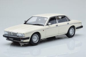Jaguar XJ6 XJ40 Glacier Biały Almost Real 1:18 810542 Metal