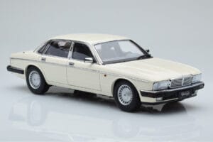 Jaguar XJ6 XJ40 Glacier Biały Almost Real 1:18 810542 Metal — zdjęcie 6 z 11