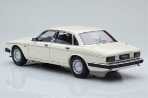 Jaguar XJ6 XJ40 Glacier Biały Almost Real 1:18 810542 Metal — zdjęcie 7 z 11