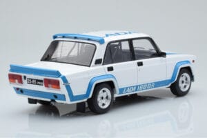Lada 2105 VFTS Biały IXO 1:18 18CMC144 Metal — zdjęcie 2 z 6