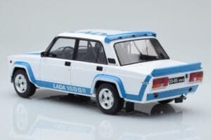 Lada 2105 VFTS Biały IXO 1:18 18CMC144 Metal — zdjęcie 5 z 6