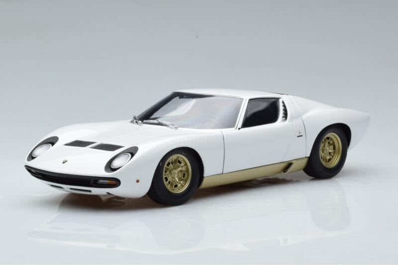 Lamborghini Miura SV Biały AUTOart 1:18 74544 Metal