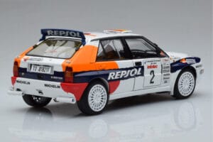 Lancia Delta HF Integrale Evoluzione #2 C. Sainz / L. Moya Tour de Corse 1993 Kyosho 1:18 08348J Metal — zdjęcie 3 z 9