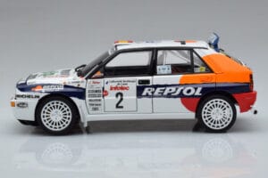Lancia Delta HF Integrale Evoluzione #2 C. Sainz / L. Moya Tour de Corse 1993 Kyosho 1:18 08348J Metal — zdjęcie 4 z 9