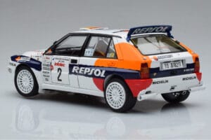 Lancia Delta HF Integrale Evoluzione #2 C. Sainz / L. Moya Tour de Corse 1993 Kyosho 1:18 08348J Metal — zdjęcie 6 z 9
