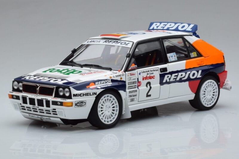 Lancia Delta HF Integrale Evoluzione #2 C. Sainz / L. Moya Tour de Corse 1993 Kyosho 1:18 08348J Metal