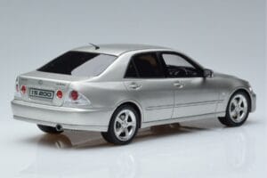 Lexus IS200 XE10 Srebrny Otto 1:18 OT991 Żywica — zdjęcie 2 z 6