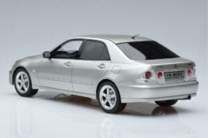 Lexus IS200 XE10 Srebrny Otto 1:18 OT991 Żywica — zdjęcie 5 z 6
