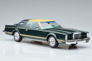 Lincoln Continental Mark V Ciemny Zielony MCG 1:18 MCG18404 Metal — zdjęcie 4 z 6