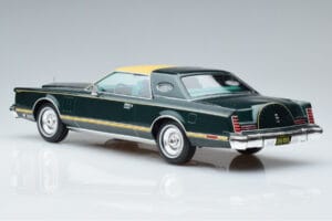Lincoln Continental Mark V Ciemny Zielony MCG 1:18 MCG18404 Metal — zdjęcie 5 z 6