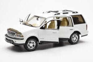 Lincoln Navigator Biały AUTOart 1:18 72761 Metal — zdjęcie 2 z 8