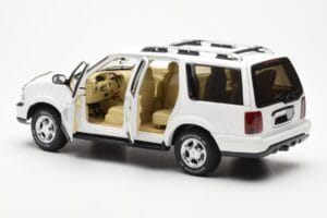 Lincoln Navigator Biały AUTOart 1:18 72761 Metal — zdjęcie 5 z 8