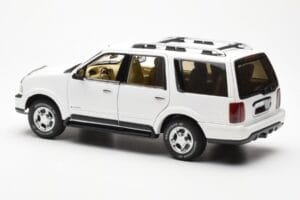 Lincoln Navigator Biały AUTOart 1:18 72761 Metal — zdjęcie 7 z 8