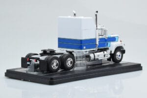 Mack Superliner Magnum Biały Niebieski IXO 1:43 TR165 Metal — zdjęcie 2 z 6