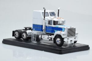 Mack Superliner Magnum Biały Niebieski IXO 1:43 TR165 Metal — zdjęcie 4 z 6